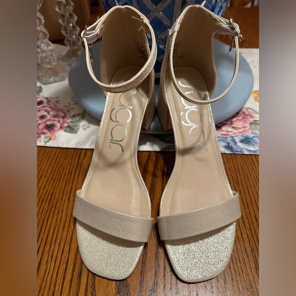 Sugar, sandals